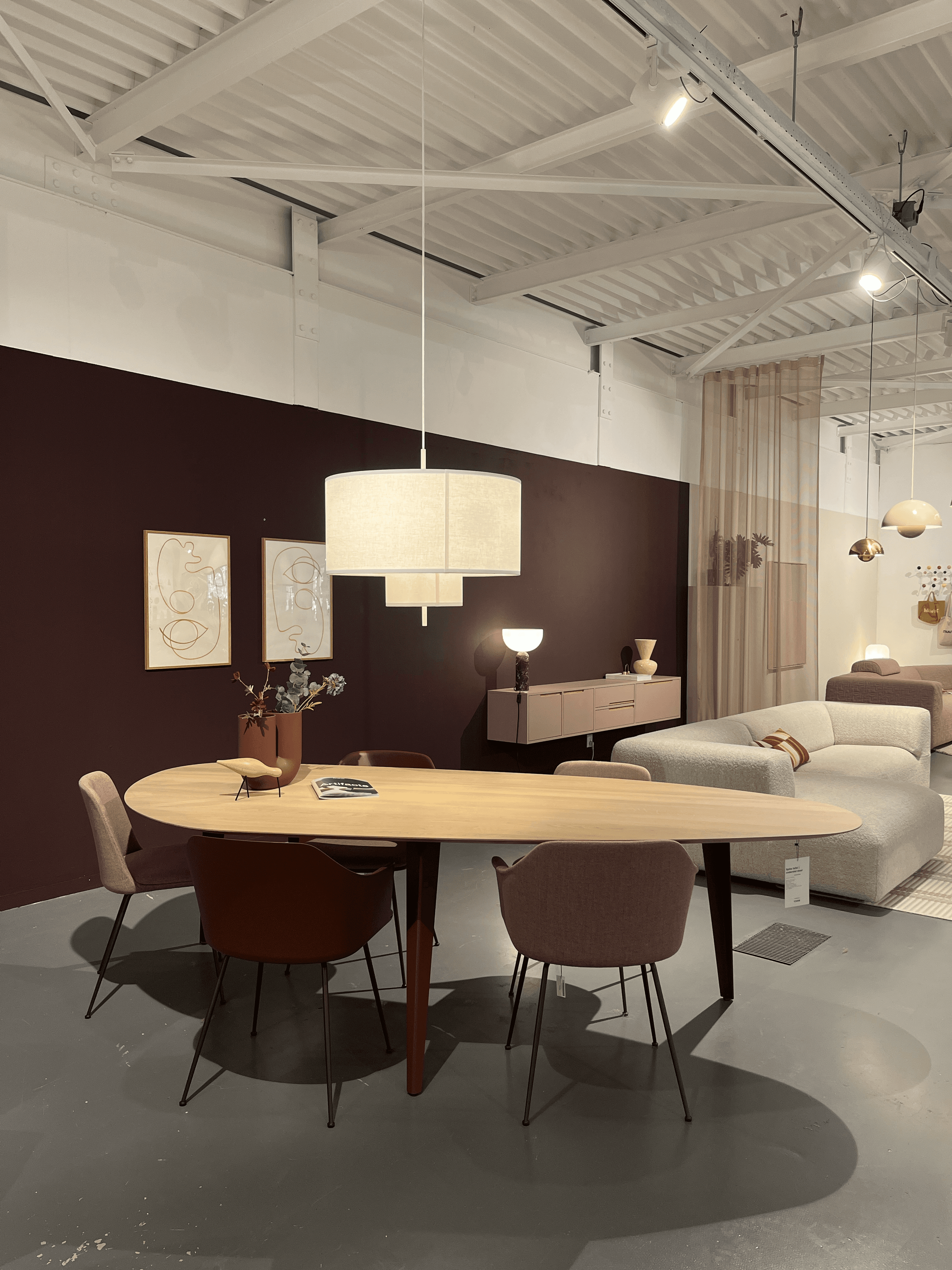 Spike tafel Seuren & Andtradition Rely stoelen | Flow Rotterdam