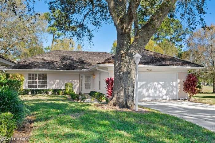 2003 Roof Replacement in Reserve Golf Villas, PGA Village, Port St Lucie with Cedar Shakes