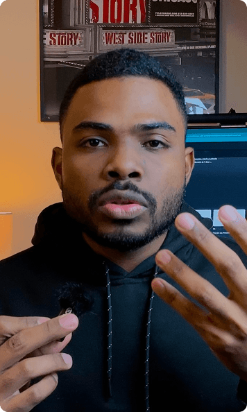 Instrutor ensinando sobre anúncios online no Meta Ads