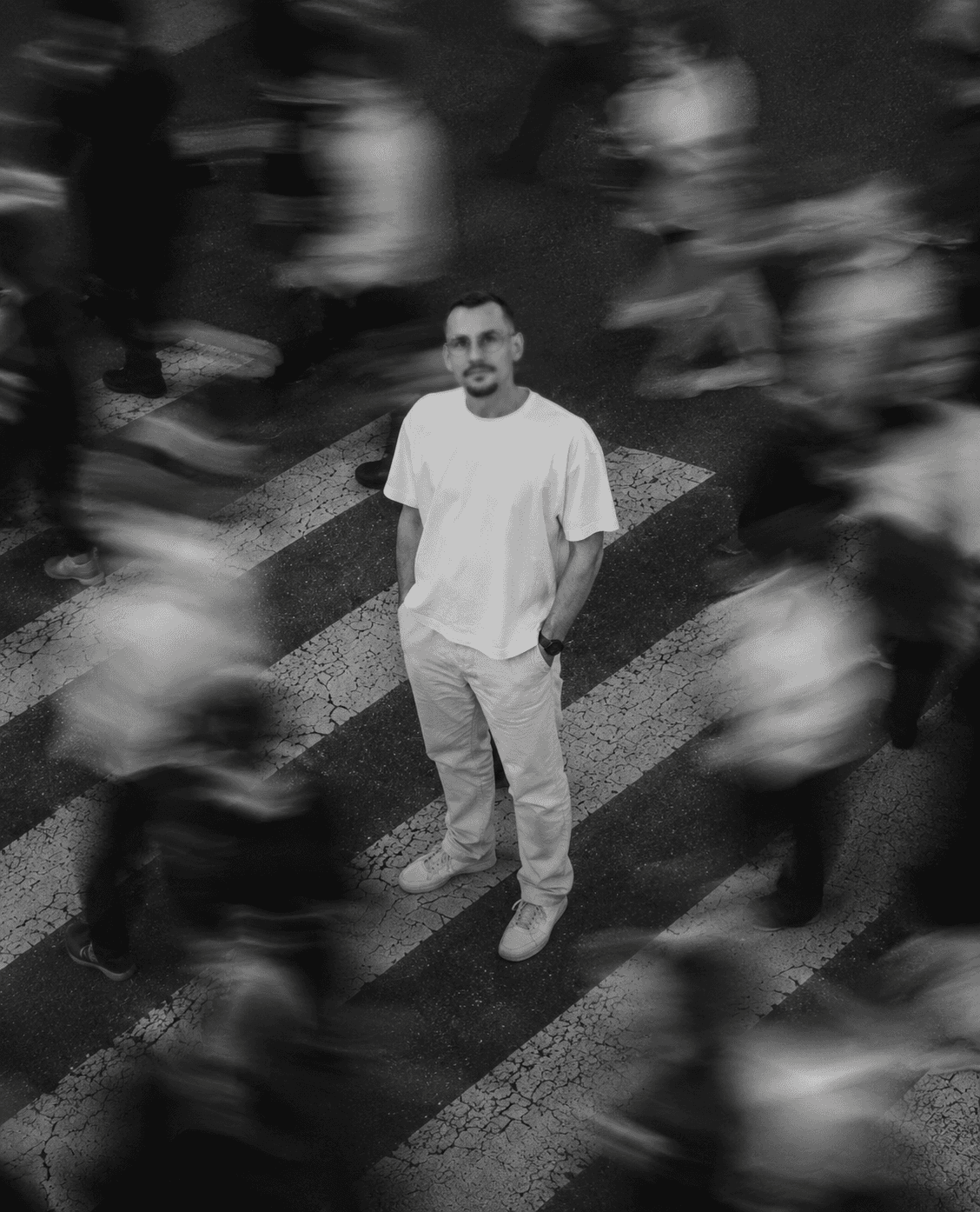 Maël Olive debout sur passage piéton