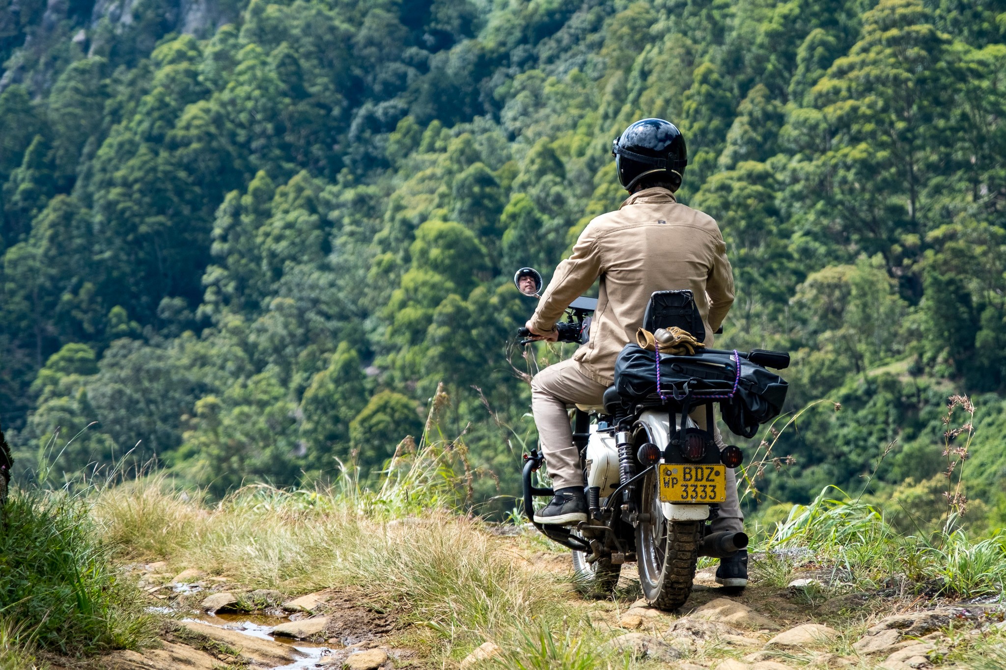 Afdaling bij de Devil's Staircase sri lanka