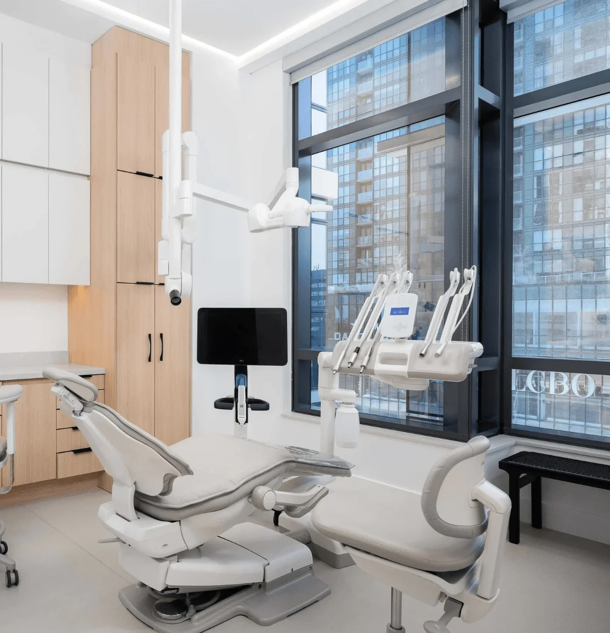 Clean, aesthetic dental treatment area with dental chair and modern tools at Sovrle Dental Clinic in North York, Ontario: the best dentist in North York, Ontario