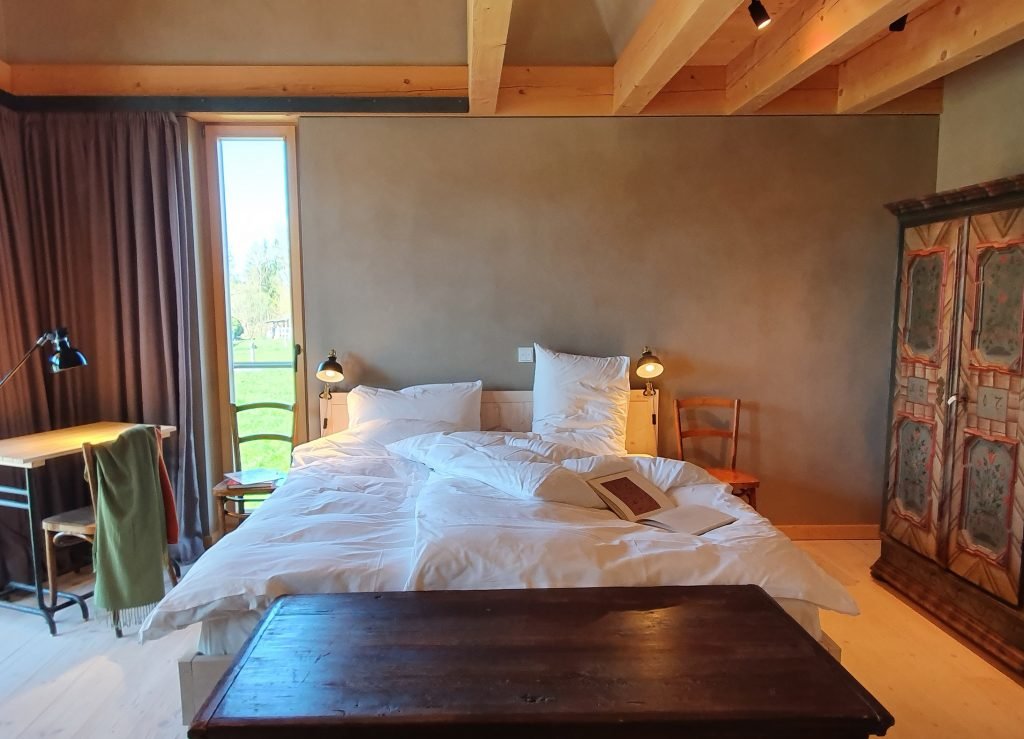 Minimal architecture