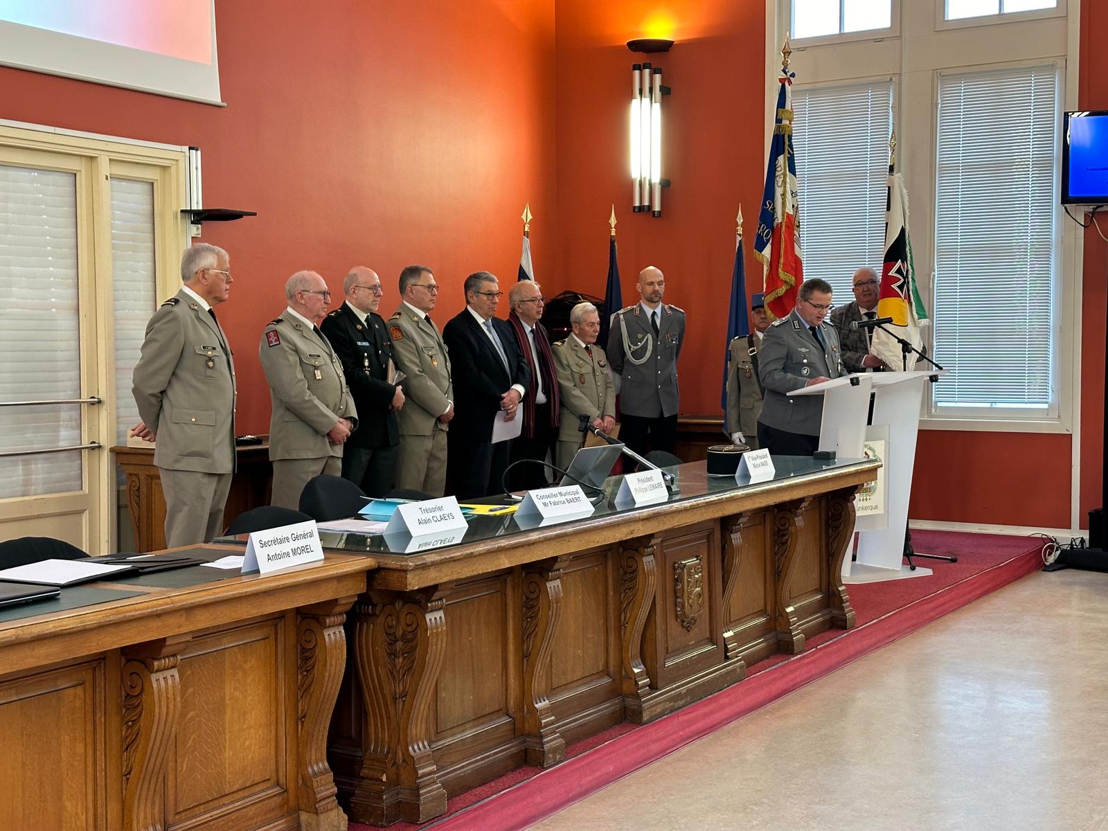 Peter Müller hält eine Rede