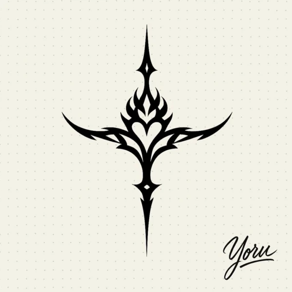 Diseño de tatuaje tribal negro en forma de cruz o daga, con un corazón estilizado en el centro y puntas afiladas.