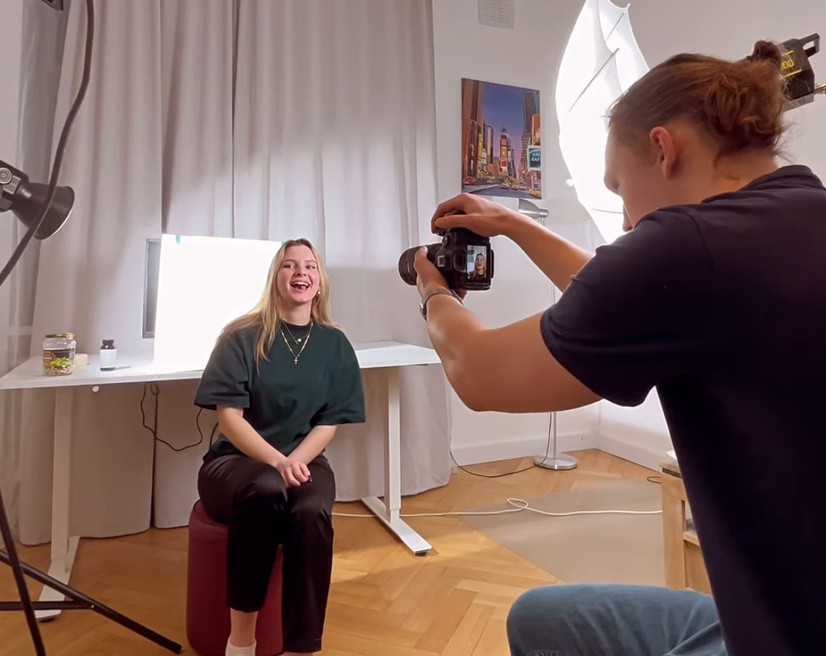 A picture of AJC groupe filming an Influencer and making a cinematic commercial