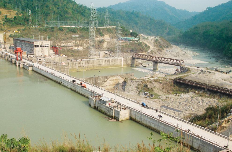 Berglandschaft als Symbolbild für das Wasserkraftprojekt Teesta Low Dam.