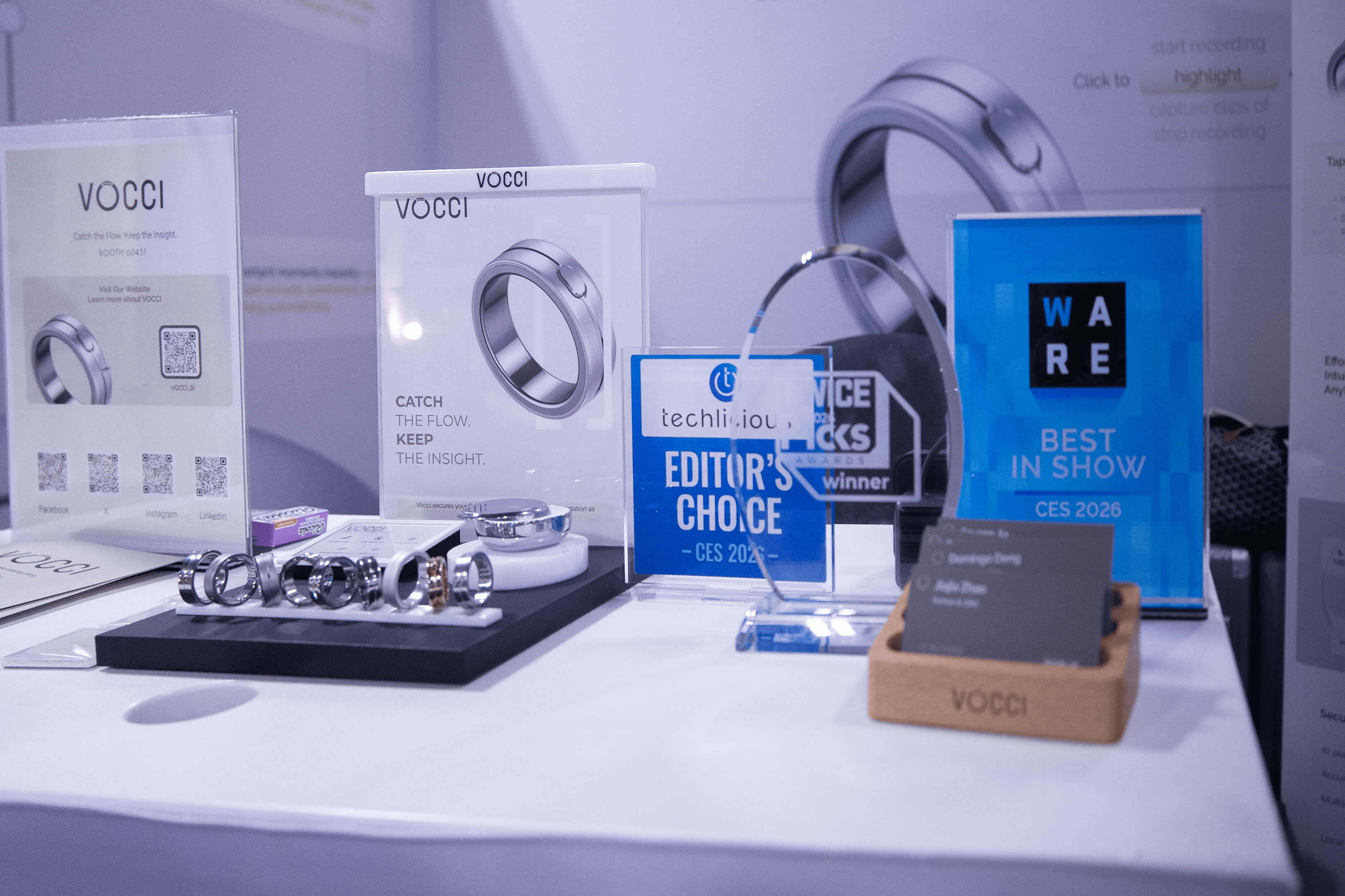 speaker with a half white half green background