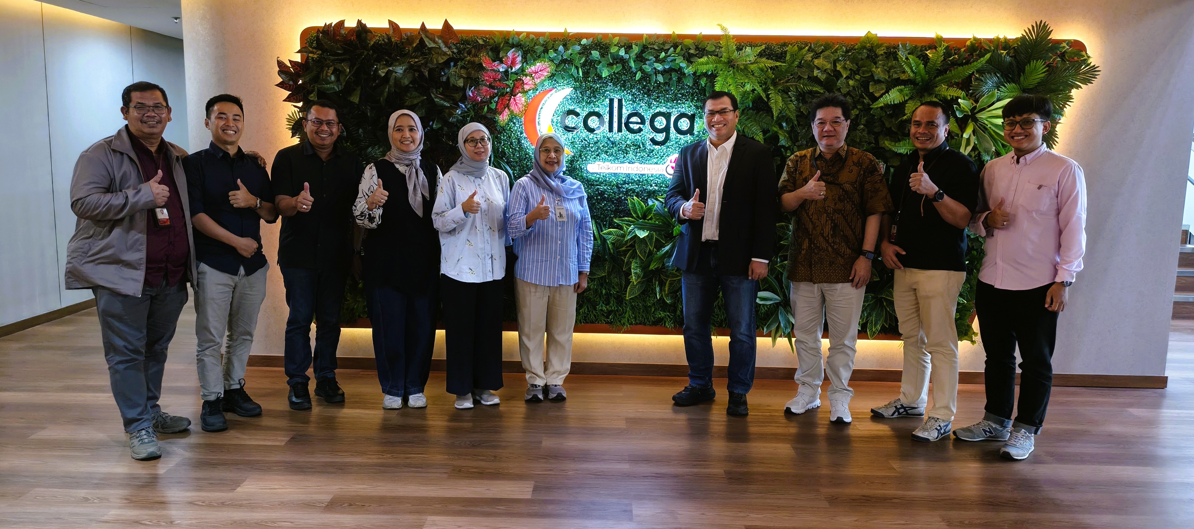 Direksi Bank Jateng bersama jajaran manajemen perusahaan saat kunjungan kerja dan finalisasi proyek