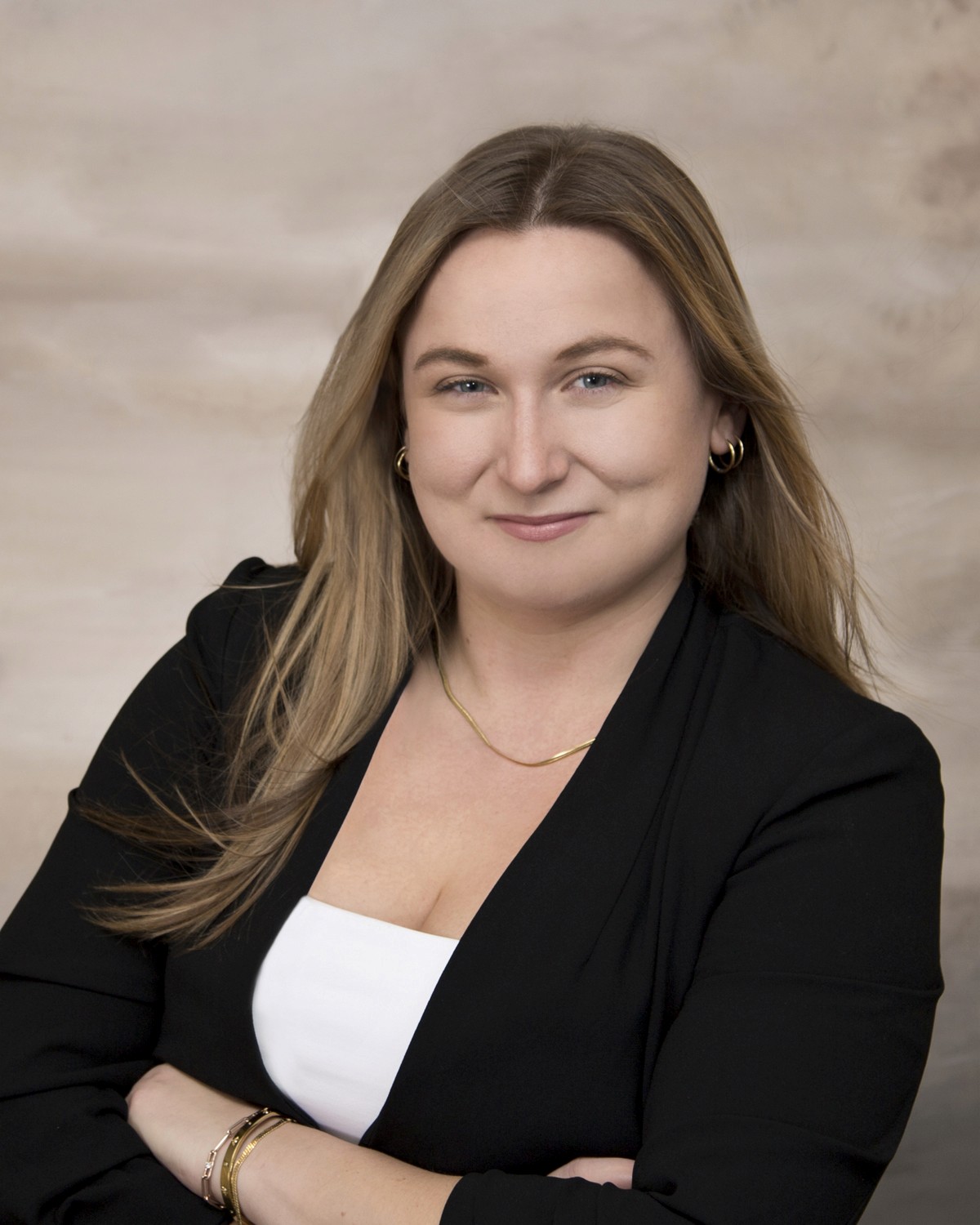 Taylor Edwards headshot