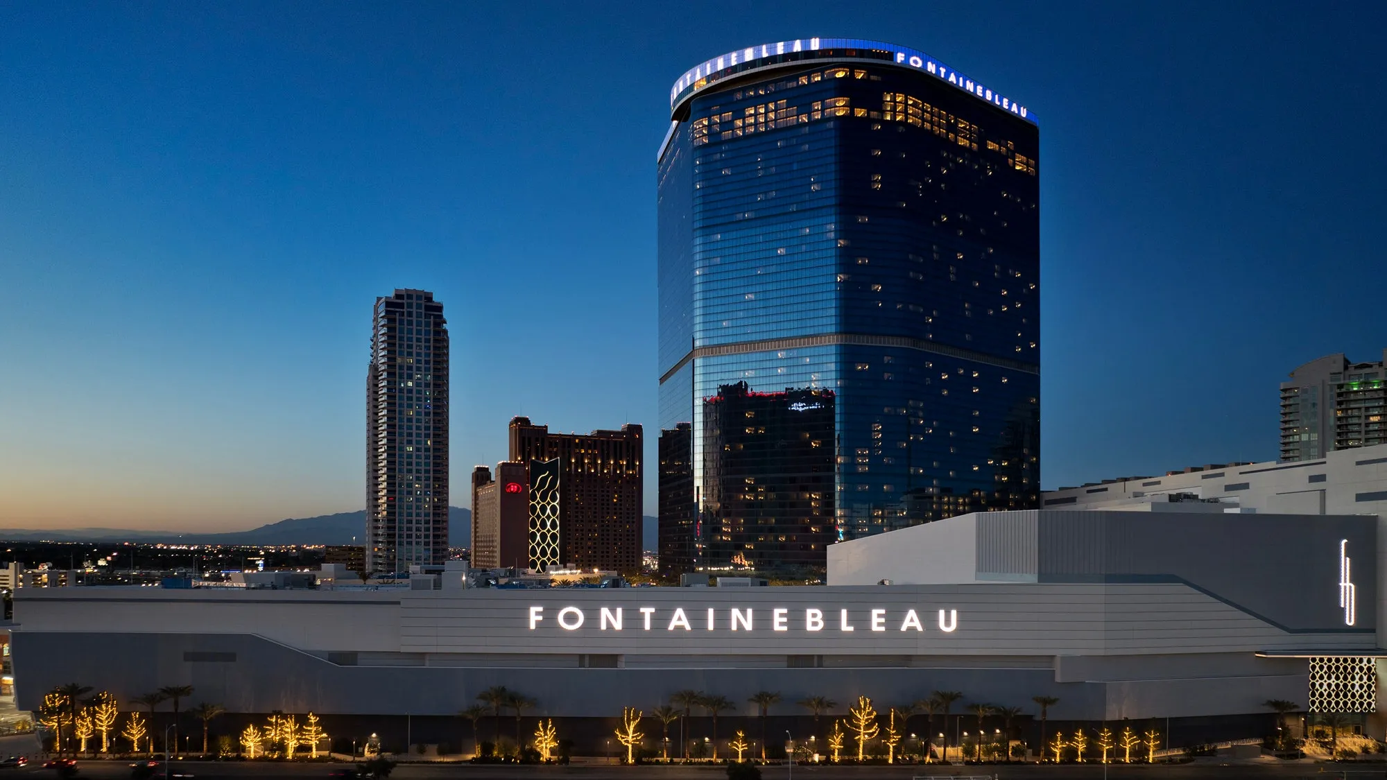 Dusk glow of the Fountainebleau venue in Las Vegas