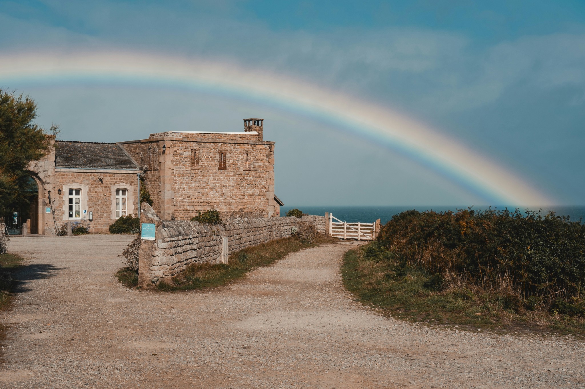 plages arc en ciel à proximité du gîte la bignone en normandie
