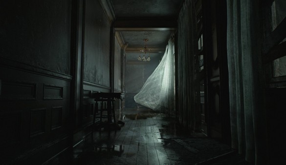Screenshot Resident Evil Requiem PC – couloir délabré avec murs fissurés, rideau blanc flottant et ambiance de suspense sur KeyVerse Gaming