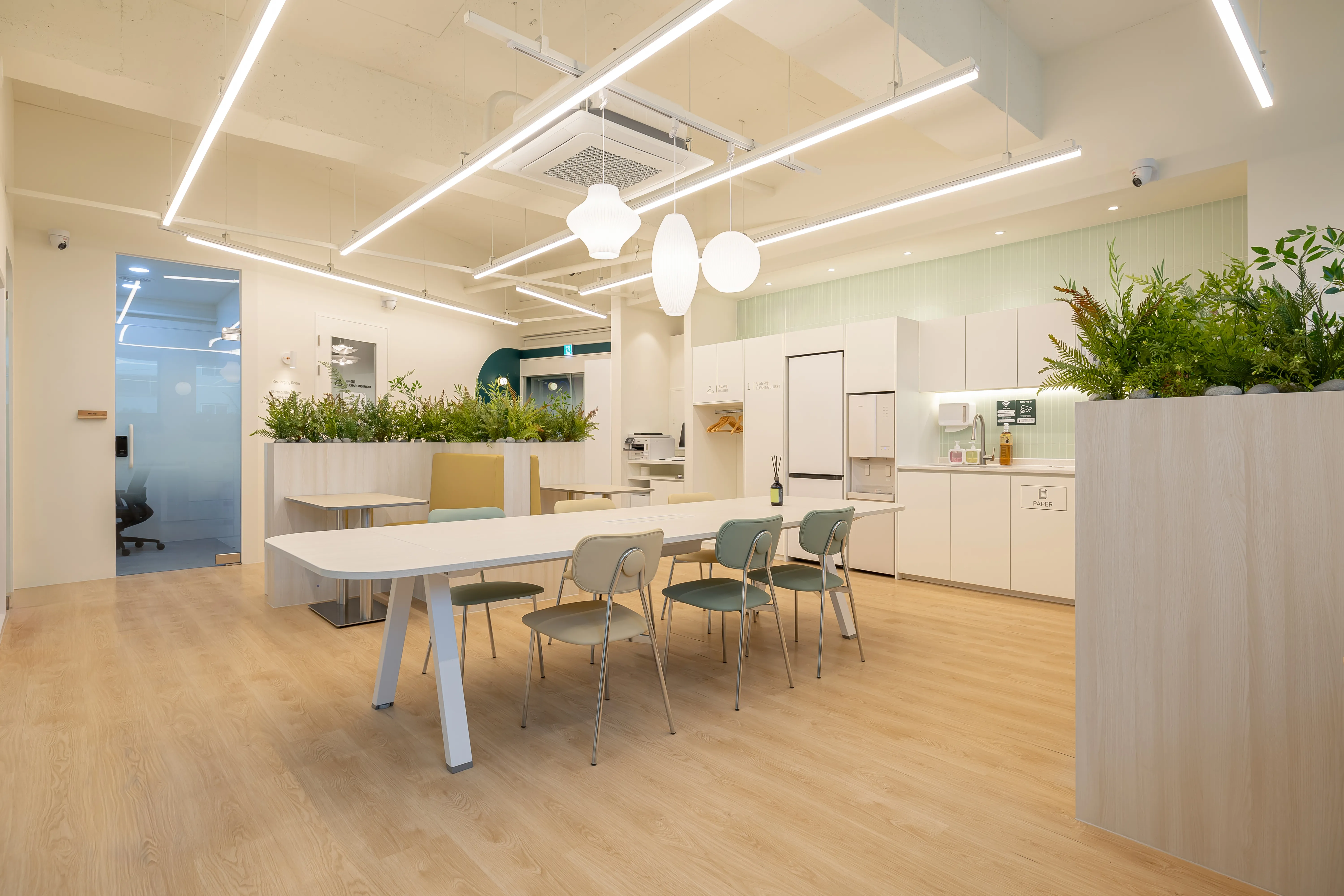 Korea Credit Data Office Interior Project by Bluepin