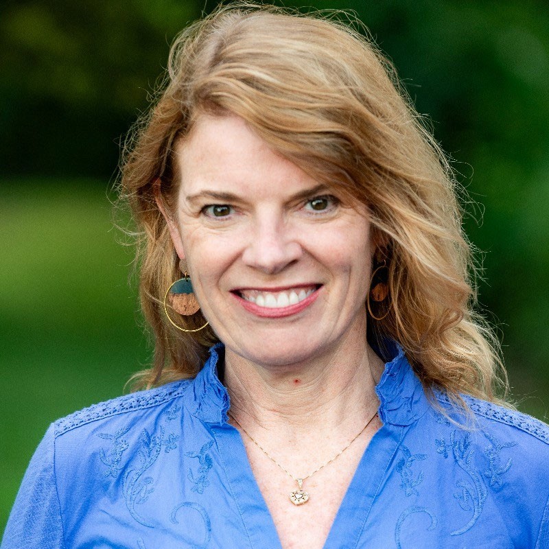 Headshot of Sandy Newes