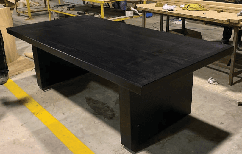 A ripple of the dune ; still, yet alive with motion.  Essence: Compact and rhythmic, Leher carries the gentle  undulation of the desert, where curves meet stillness