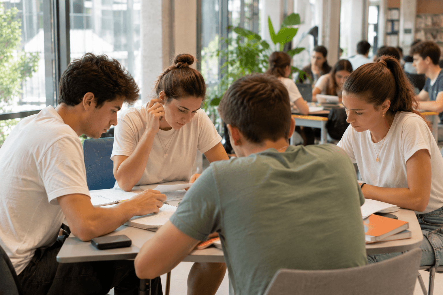 Débouchés de la prépa ECG : écoles, métiers et salaires après le concours