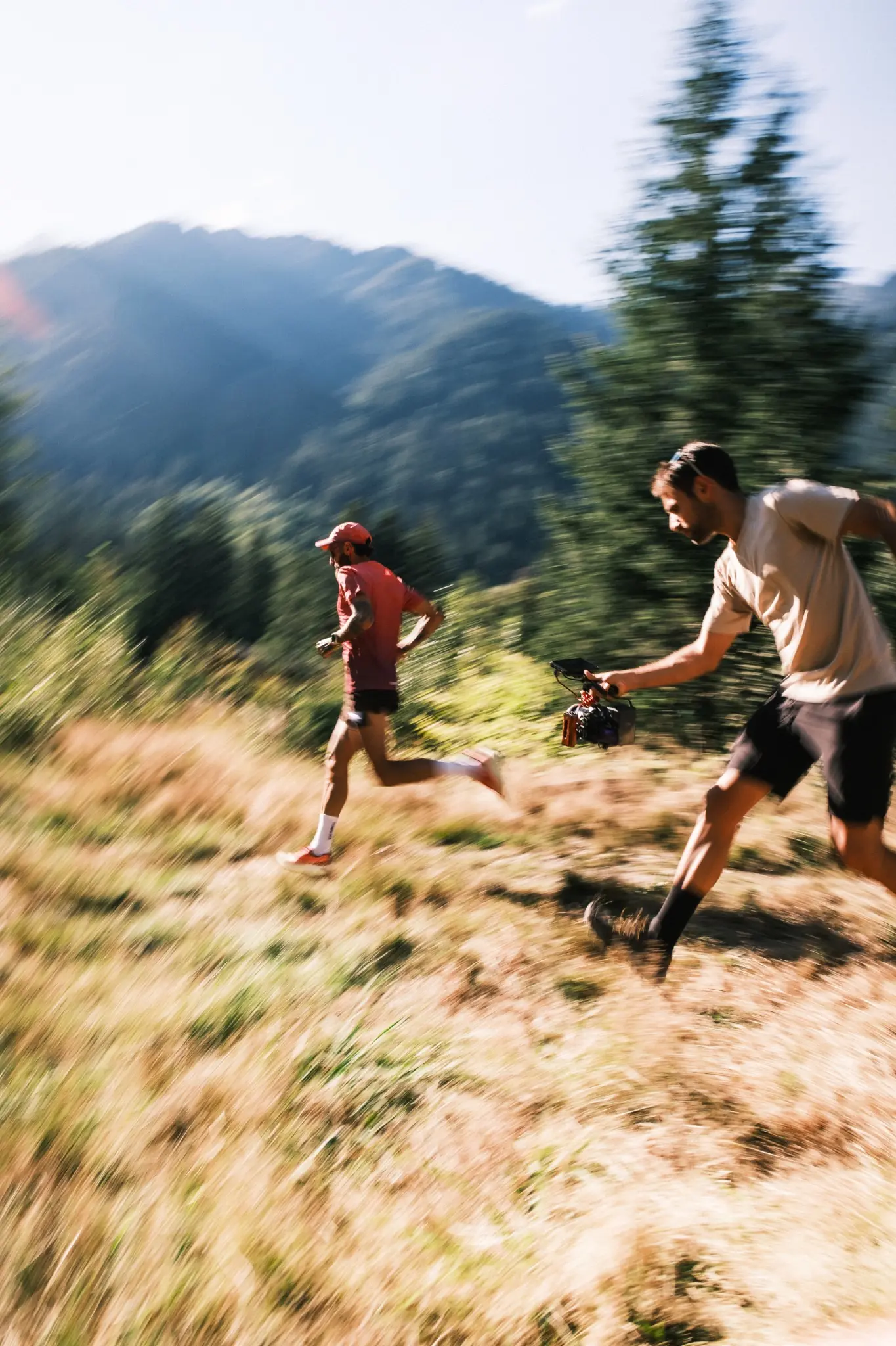 Coureur en train d'être filmé