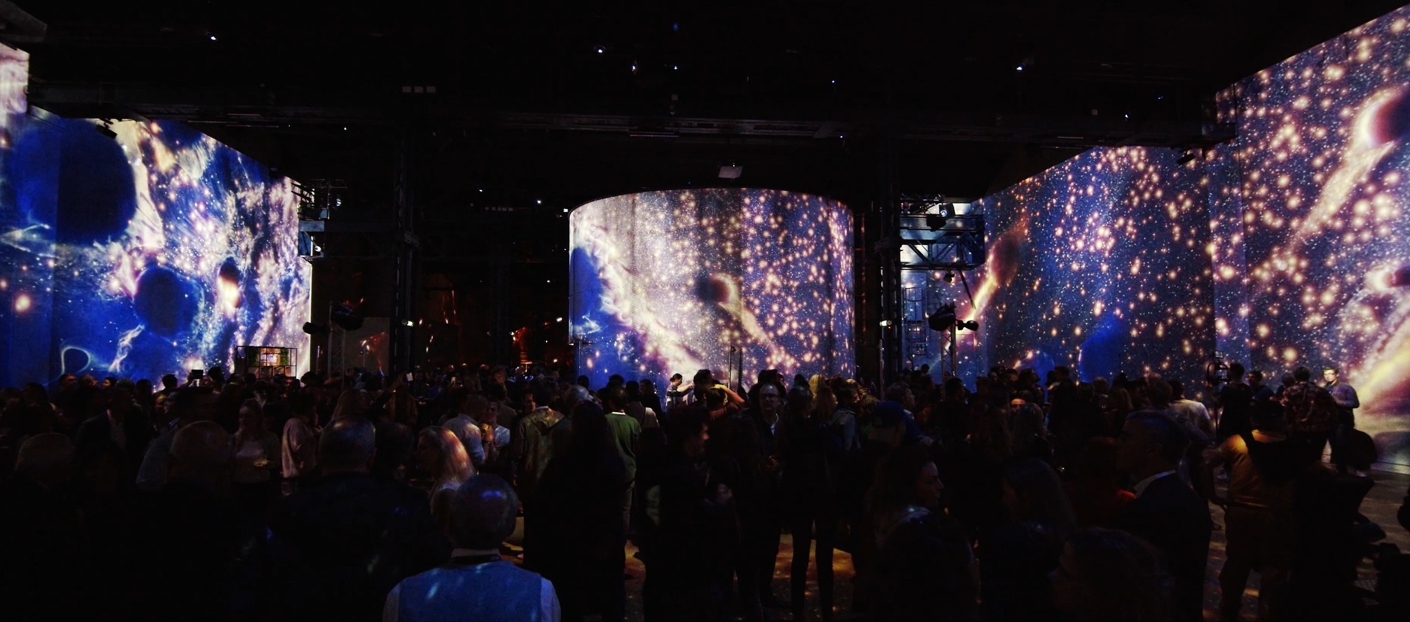 life and chaos at the atelier des lumieres 2019