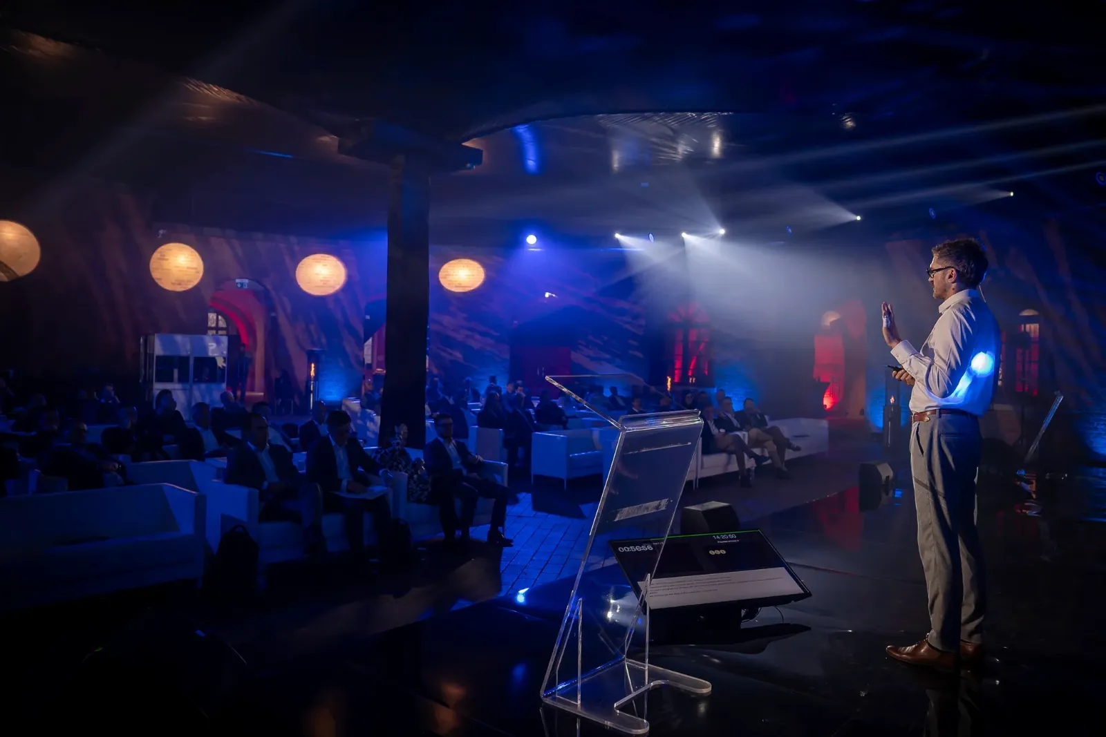 ORLEN Gas Meeting 11, lighting design of the hall