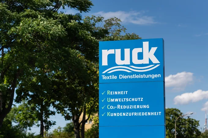 das firmenschild der Firma "ruck"