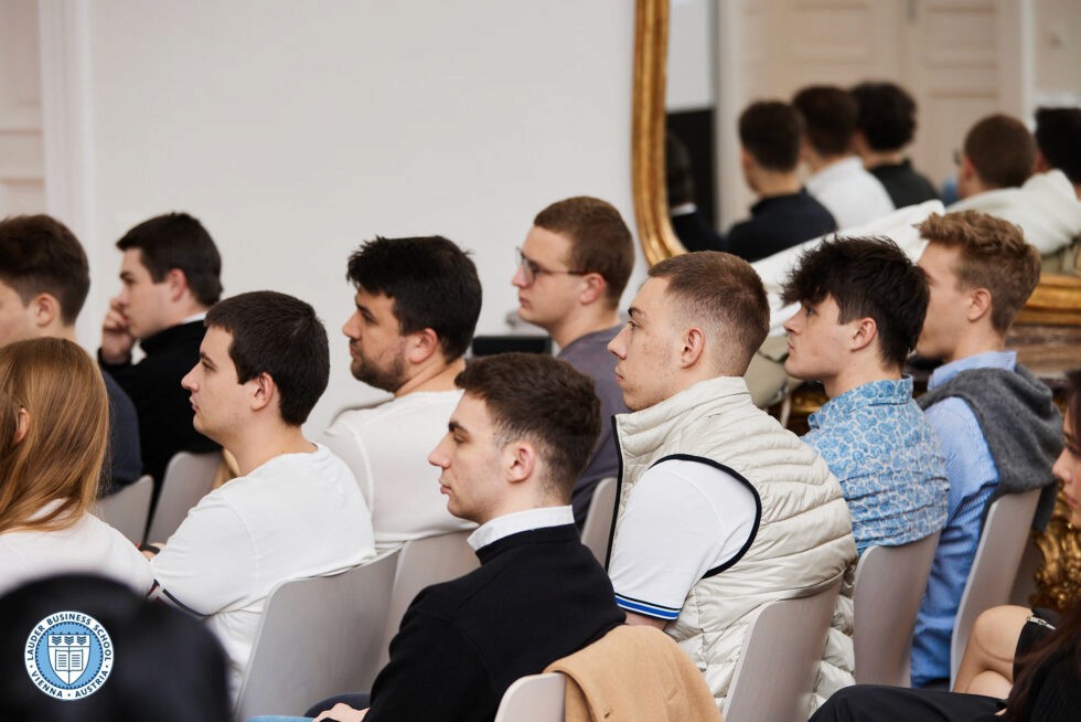 Students listenint to Mag. Berthold Baurek-Karlic, founder and managing director of Venionaire Capital