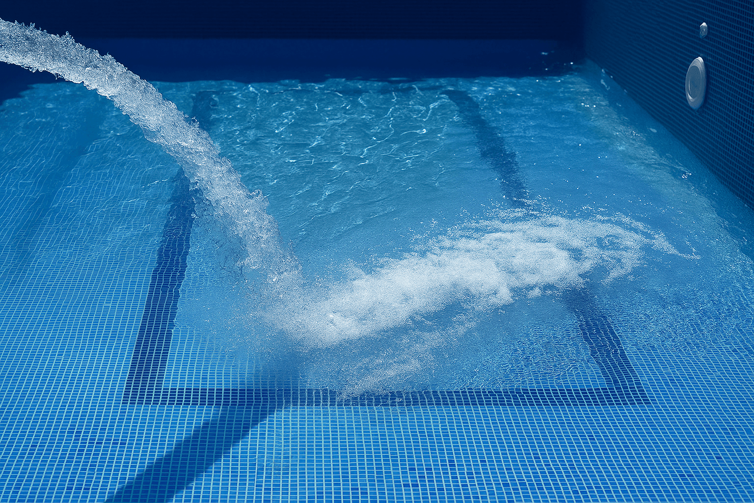 Agua en la Piscina