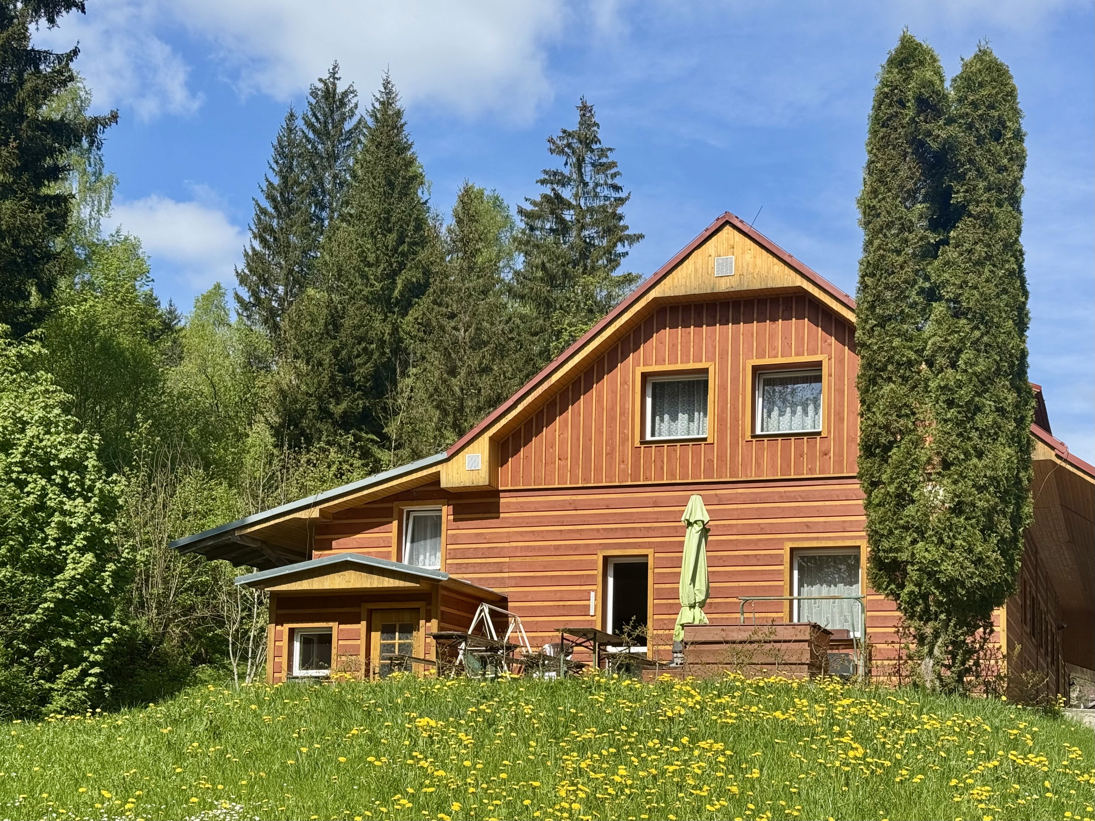 Plně vybavená kuchyně s přístupem na terasu