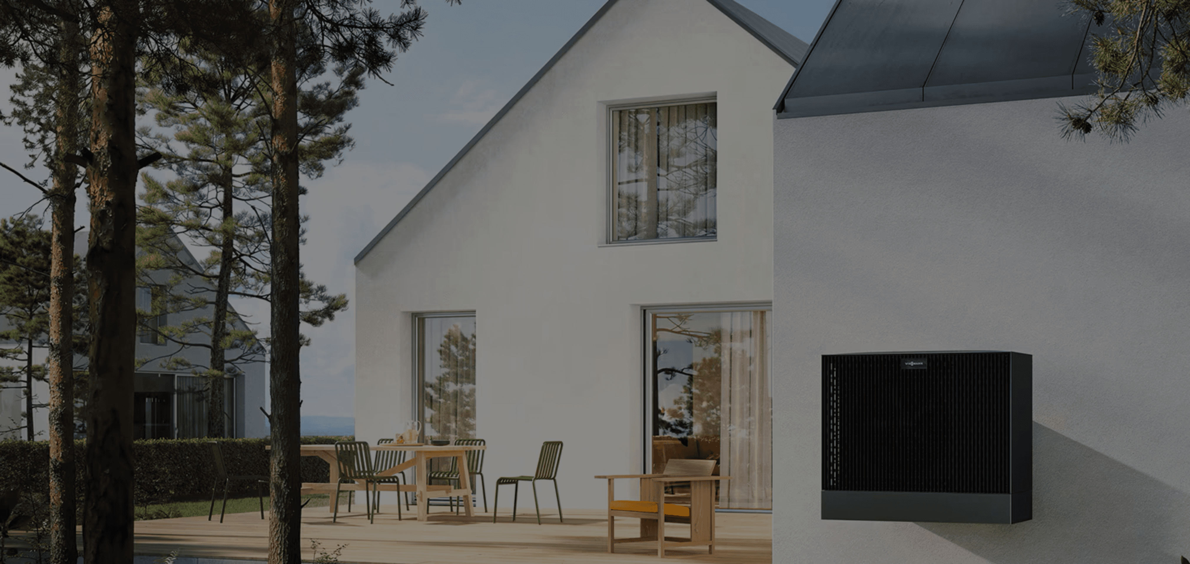 Viessmann Wärmepumpe am Haus – effiziente Heizlösung mit staatlicher Förderung für nachhaltige Energie.