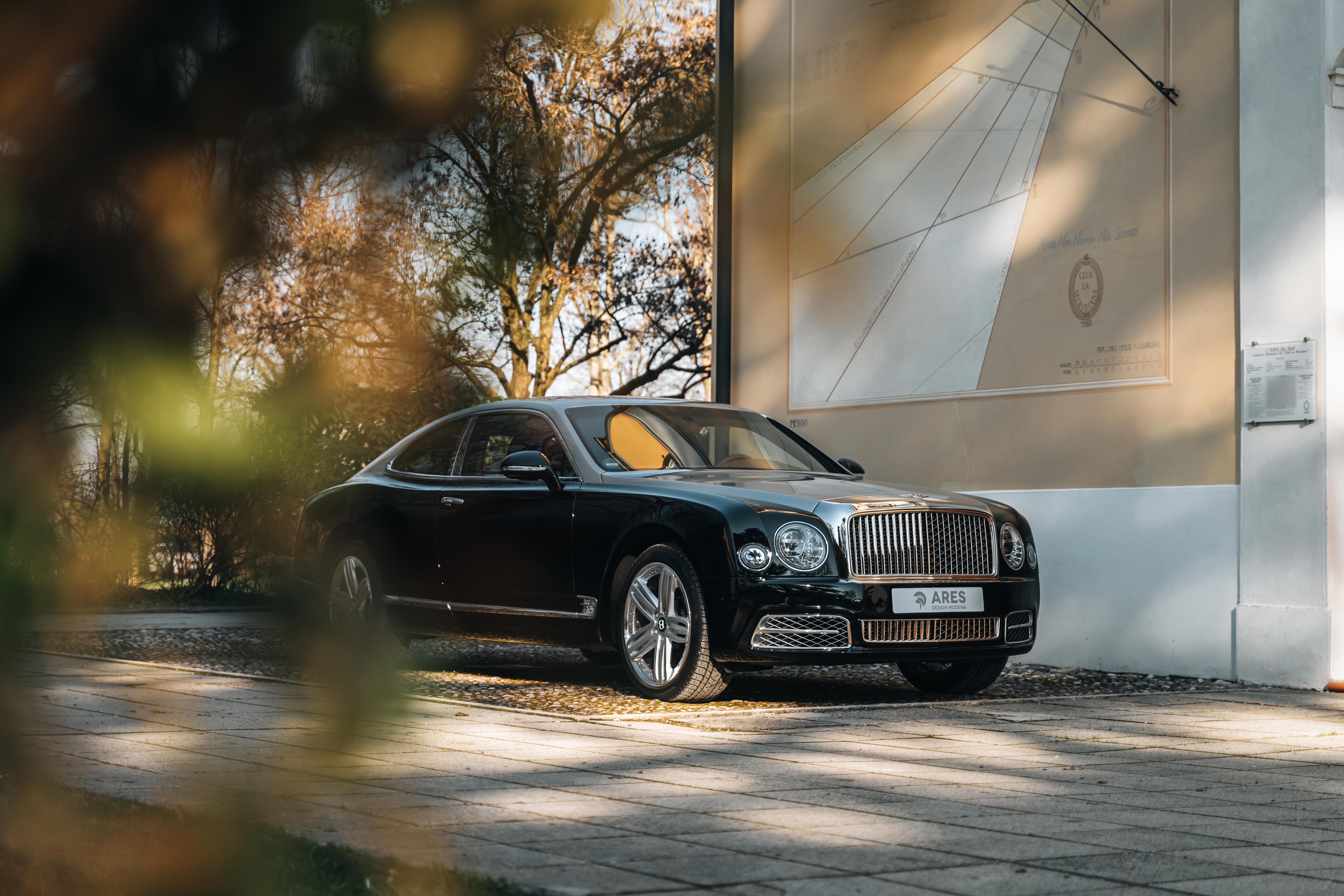 Bentley preparata da Ares design