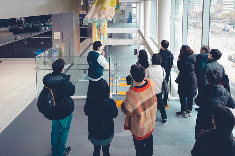 한국관광공사 서울센터 HiKR Ground: 3F HiKR Art Museum <화가의 옷 - 축제>展 아티스트 토크