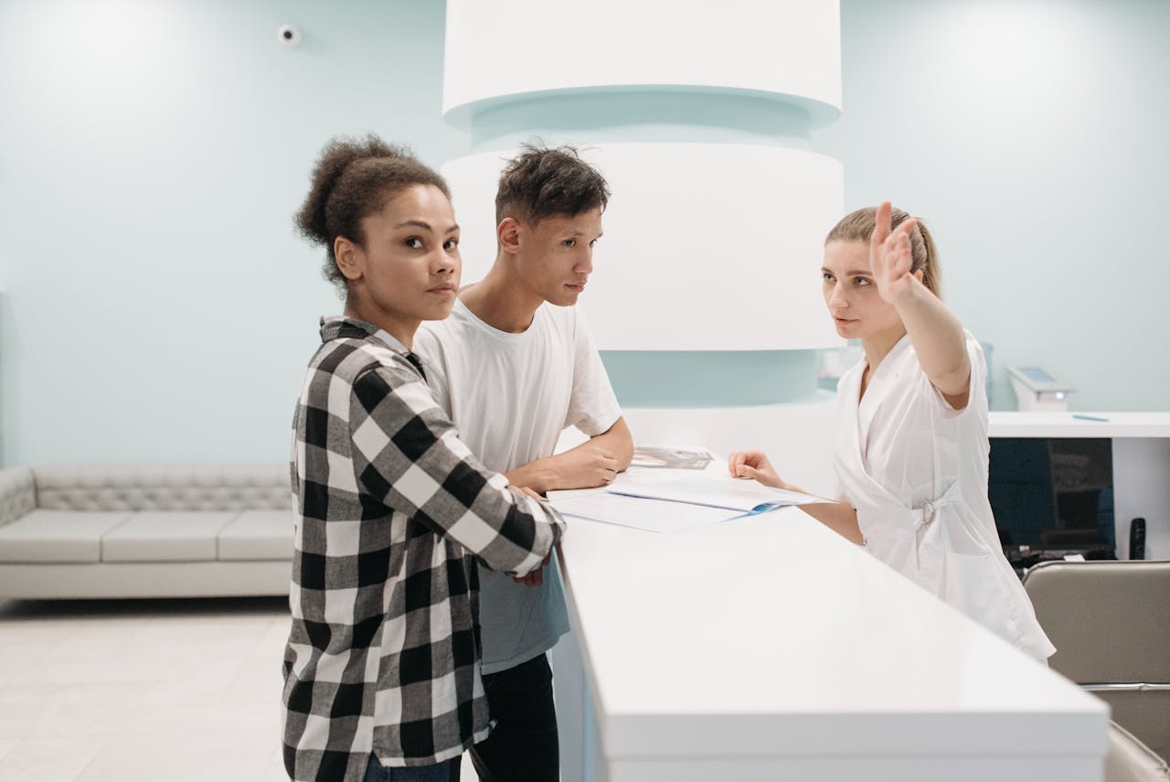 dental staff dealing with an angry patient