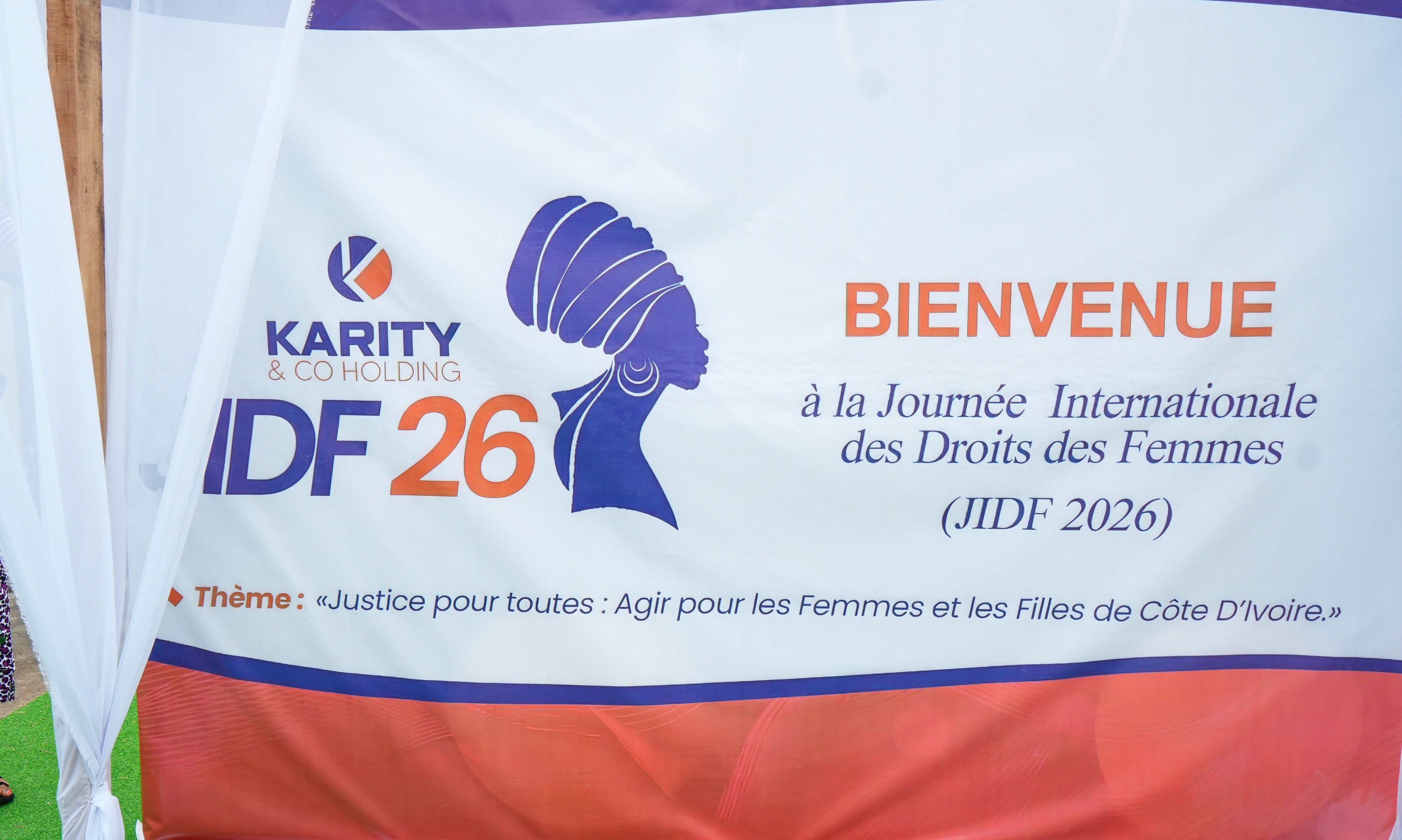 gray laptop computer