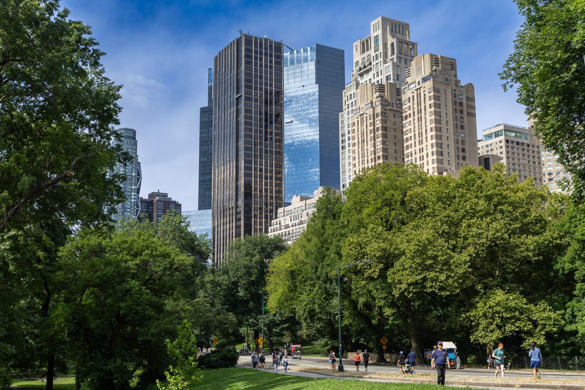 New York City in June: A Practical Weekend Guide for Parks, Museums, and Long Evenings