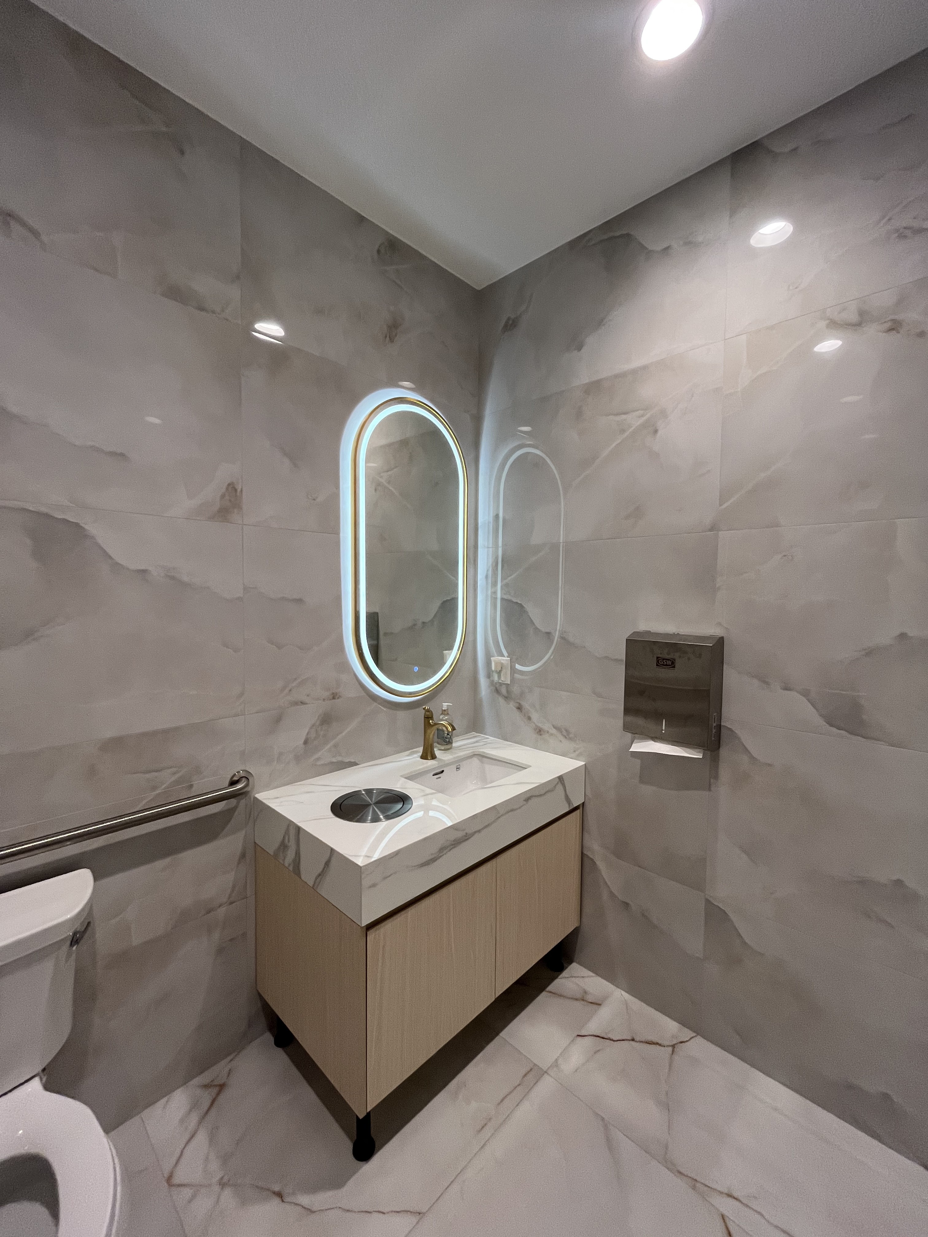 Dining area interior design for Karak Boba by THP Construction