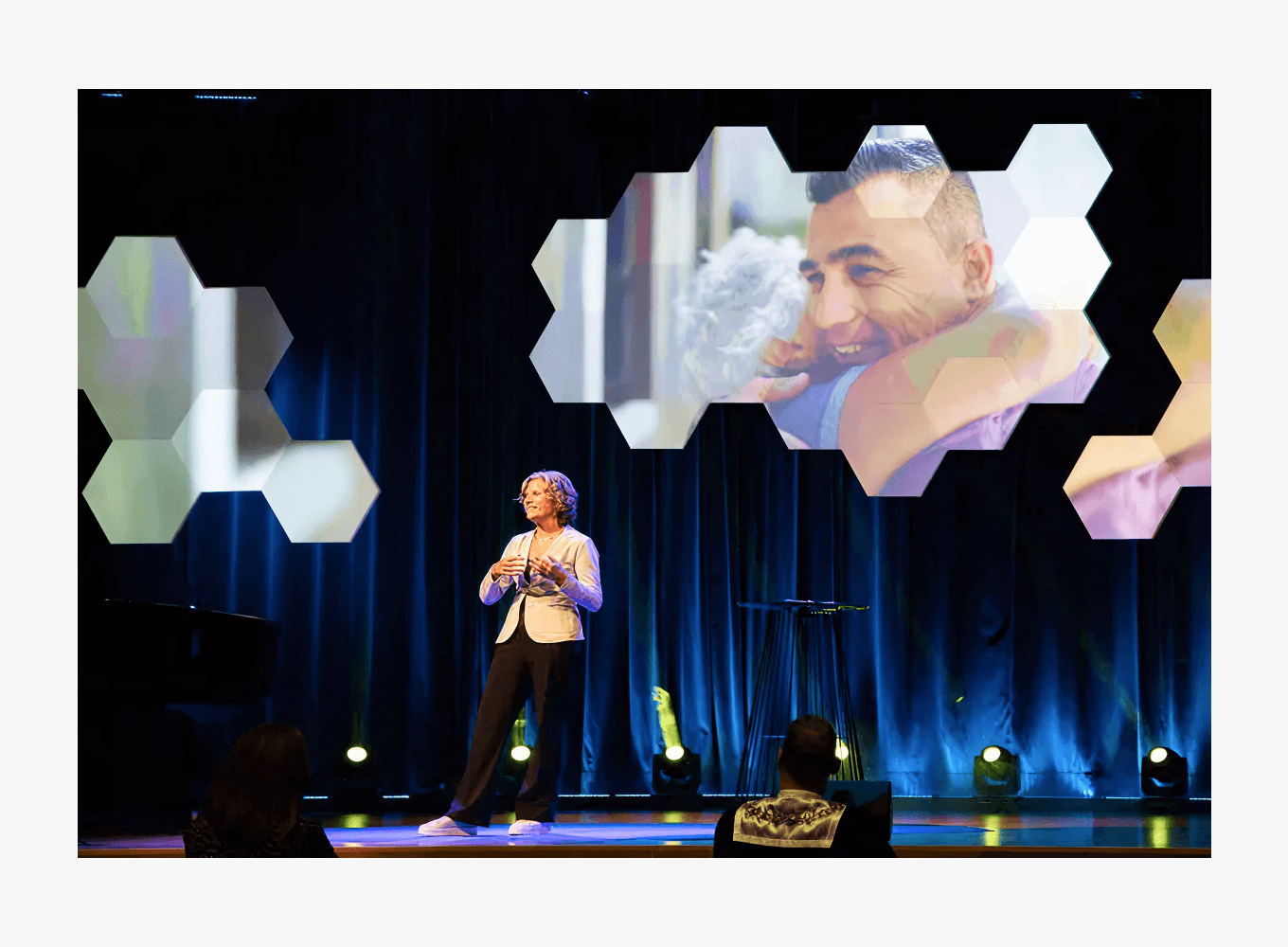 Grafische vormgeving van TU Delft Opening Academic Year als Freelance Brand Designer Michiel Nagtegaal - Mr. Upside uit Voorburg