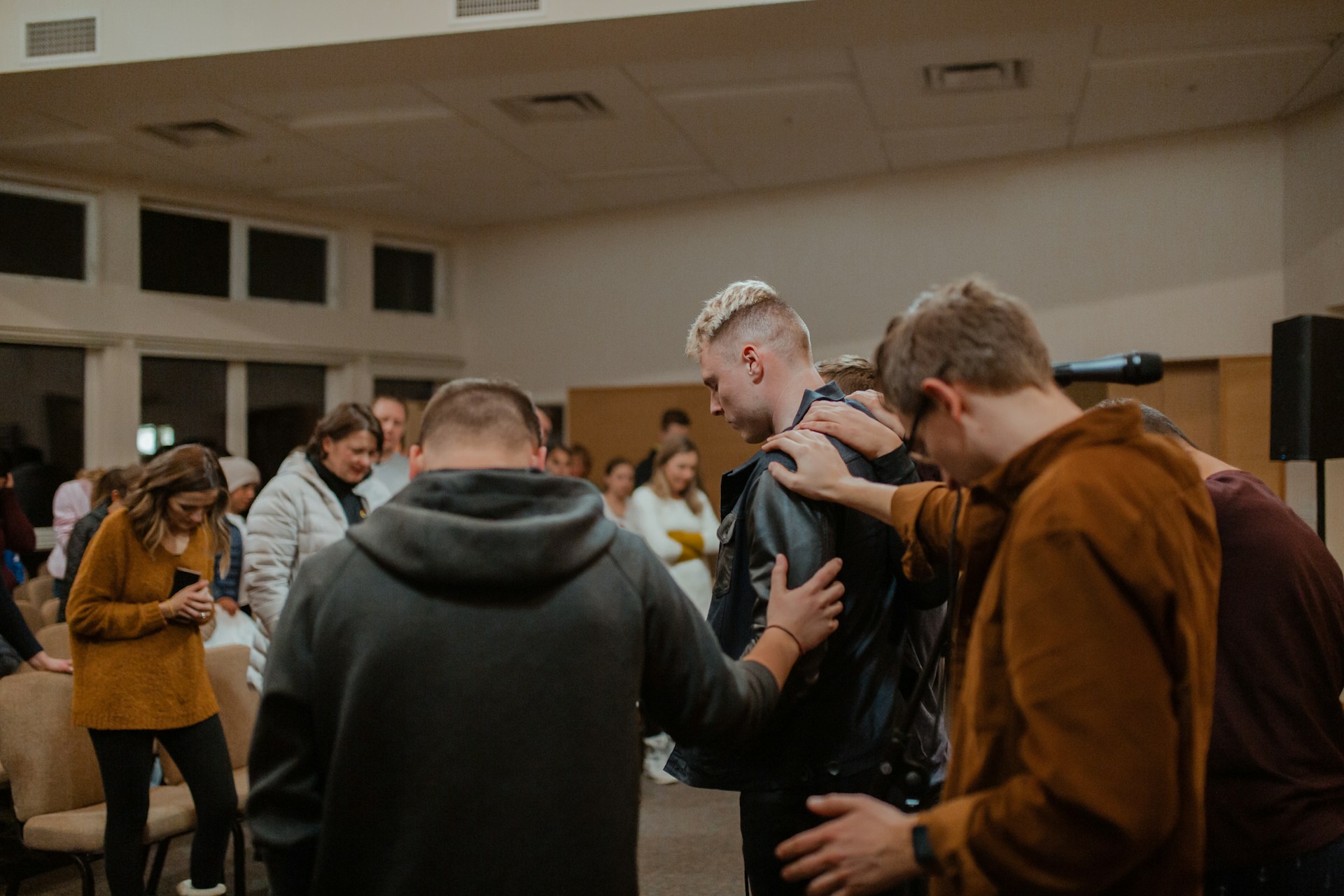 people praying