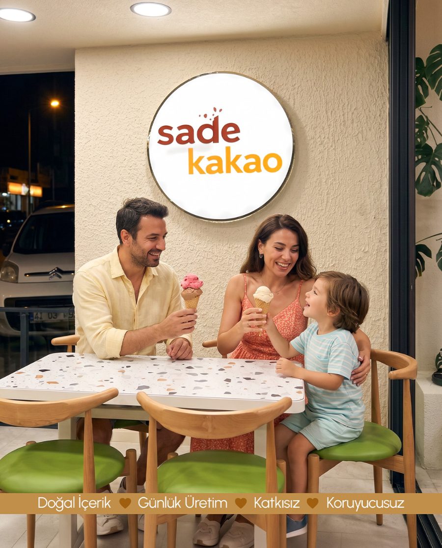 Mağaza önünde aile