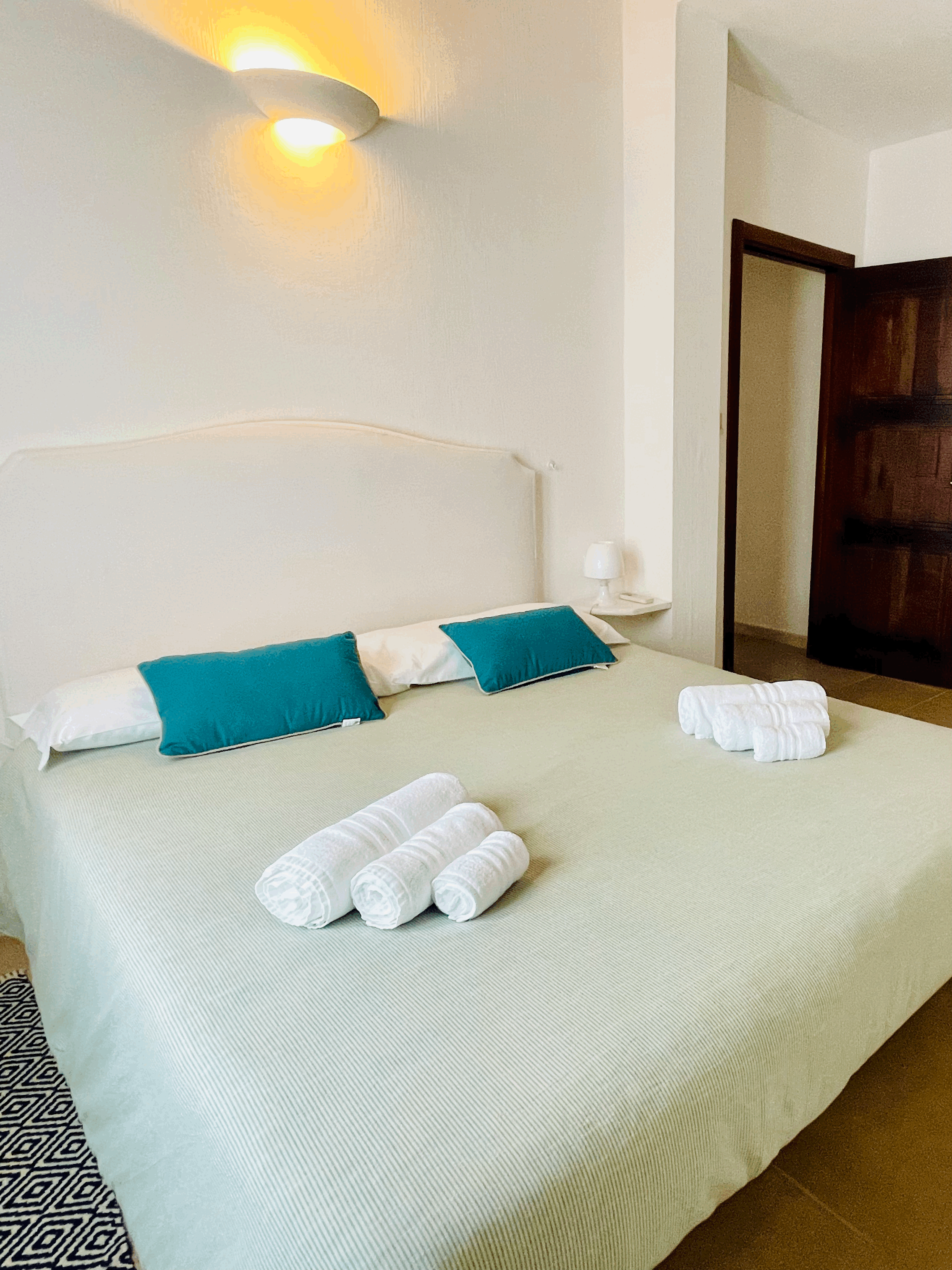 Camera da letto matrimoniale dell’appartamento La Peonia