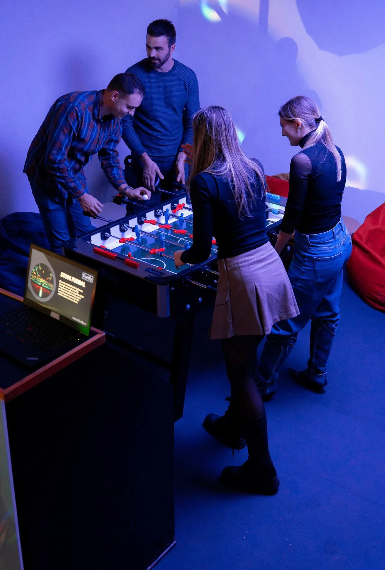 stoni fudbal iznajmljivanje