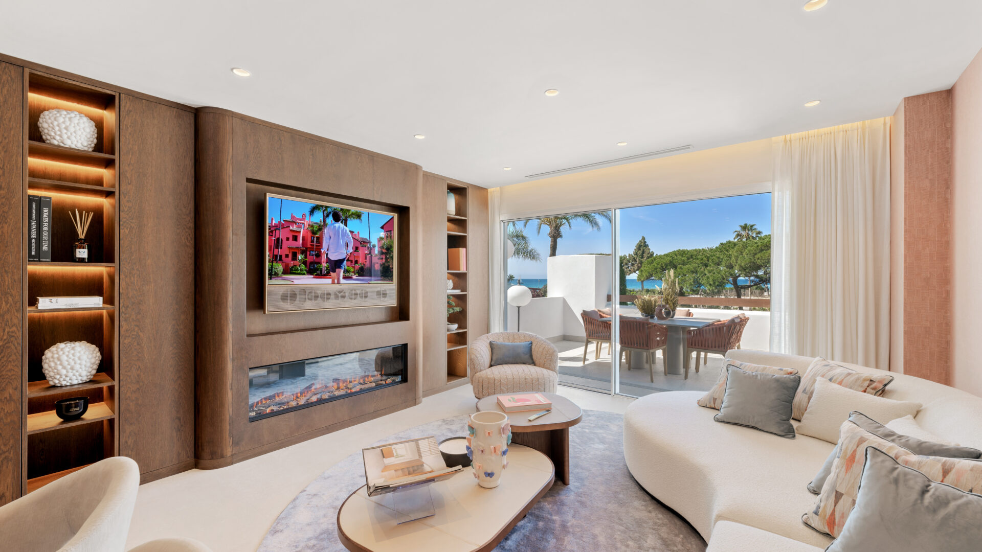 Frontline Sea-View Apartment on the Palm Beach Promenade, Los Monteros