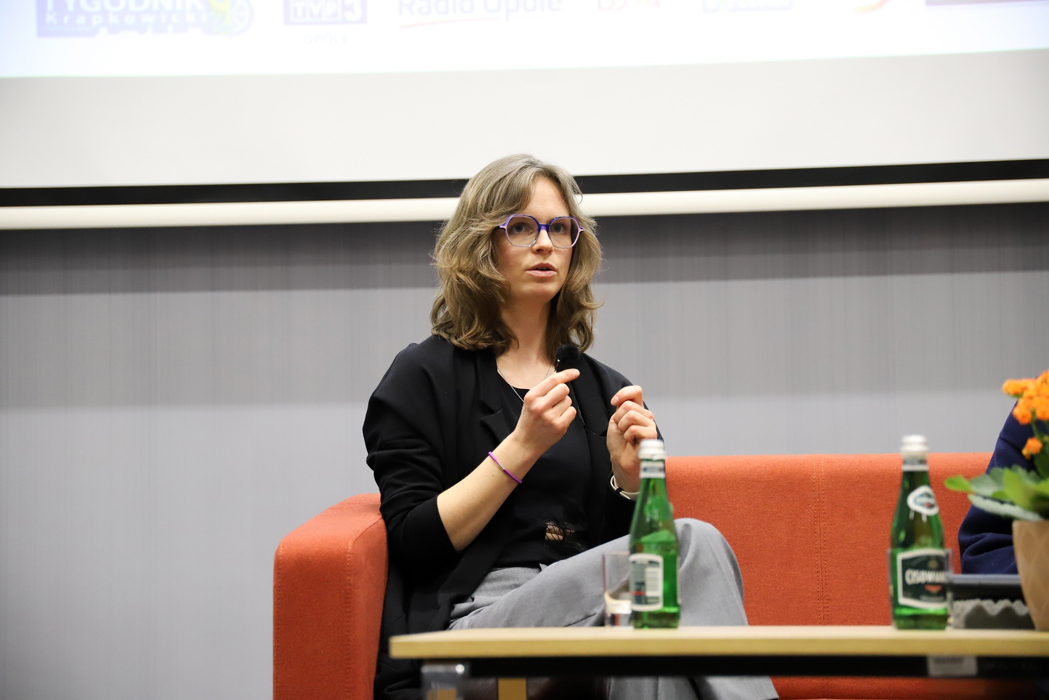 1. Uczestniczka debaty podczas wypowiedzi w WBP Opole. ChatGPT może popełniać błędy. Sprawdzaj ważne informacje.