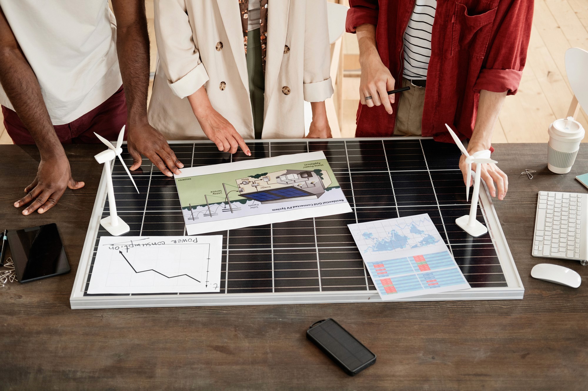 太陽能光伏系統 太陽能安裝 安裝太陽能板費用 太陽能板小型大型工程 太陽能板安裝方法 太陽能發電 香港太陽能公司排名 太陽能工程公司 太陽能板工程