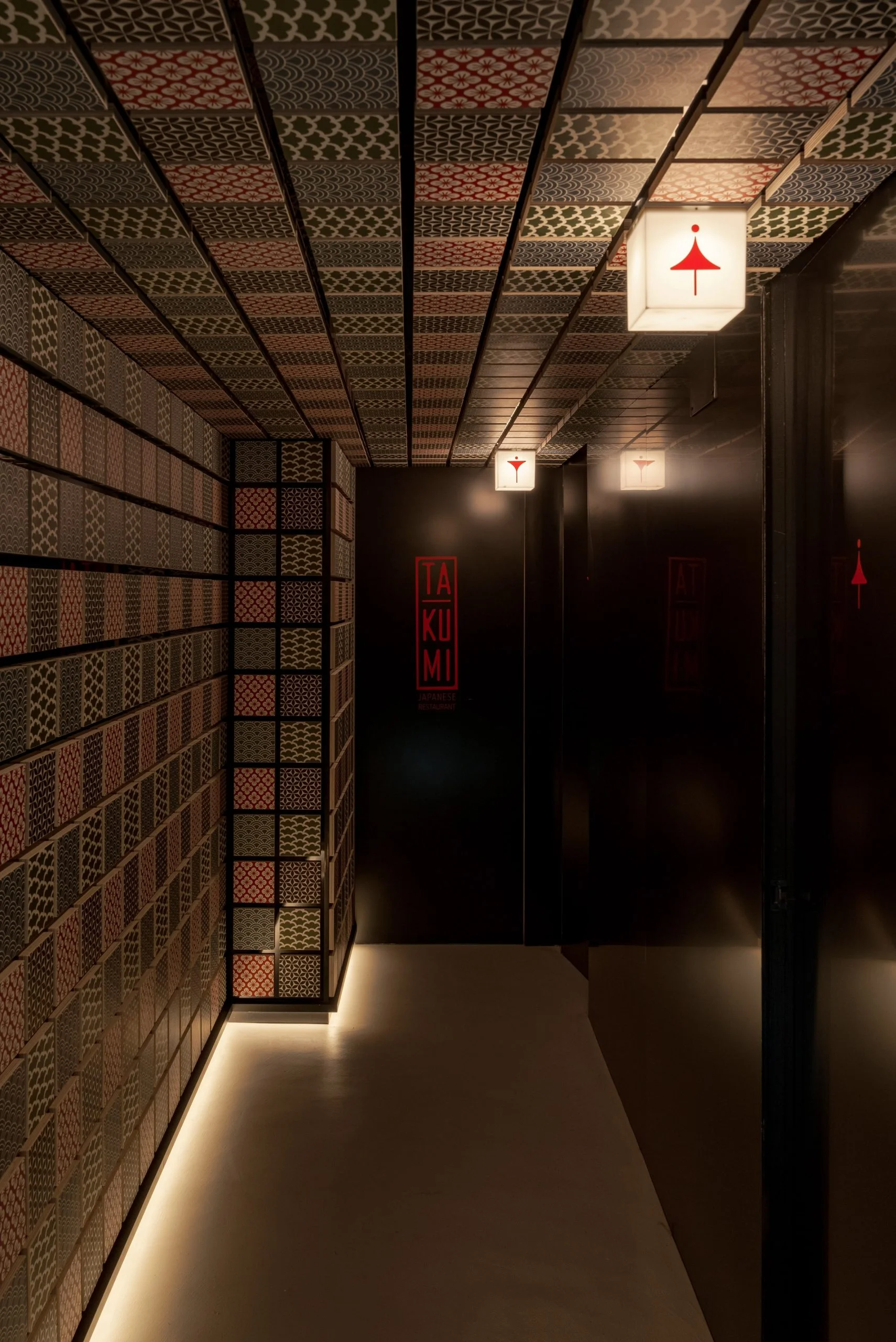 close-up photography of droplets