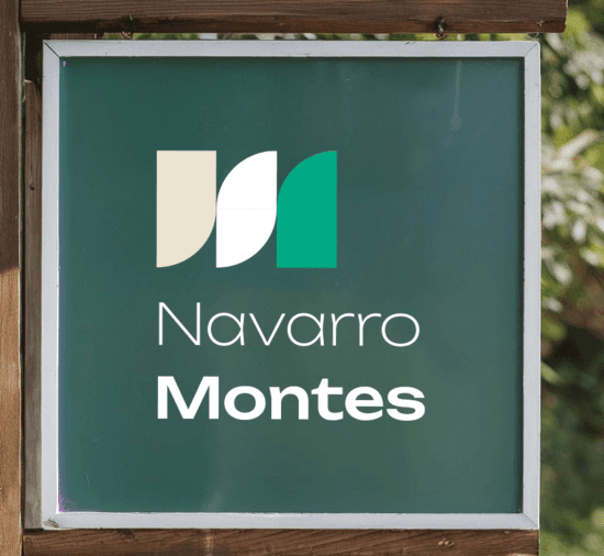 Logotipo formado por las palabras weuta en blanco sobre fondo naranja corporativo.