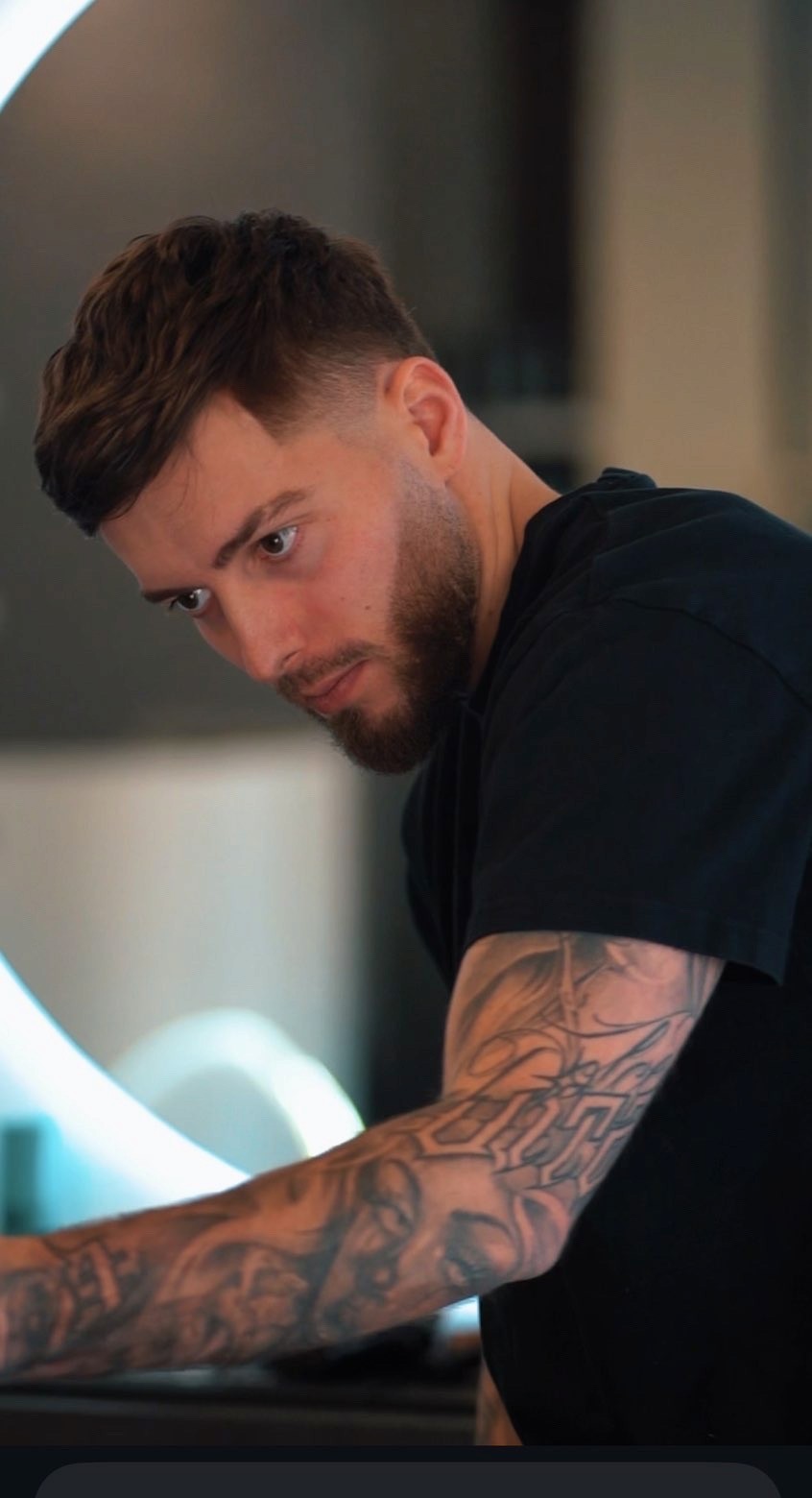 Photo d'un coiffeur du barber club grenoble