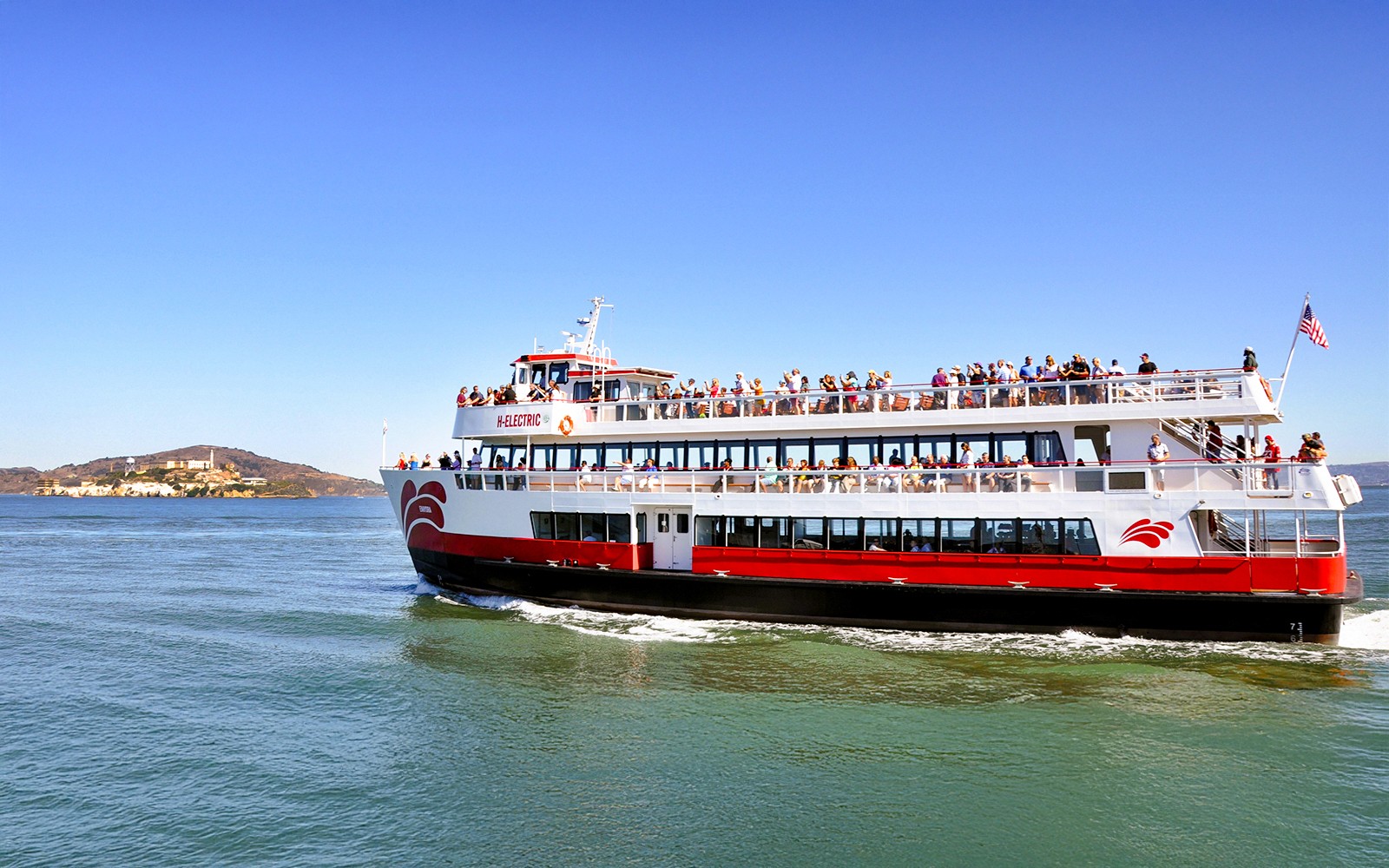 ゴールデンゲート湾クルーズチケット | アルカトラズ島と橋を巡るクルーズ