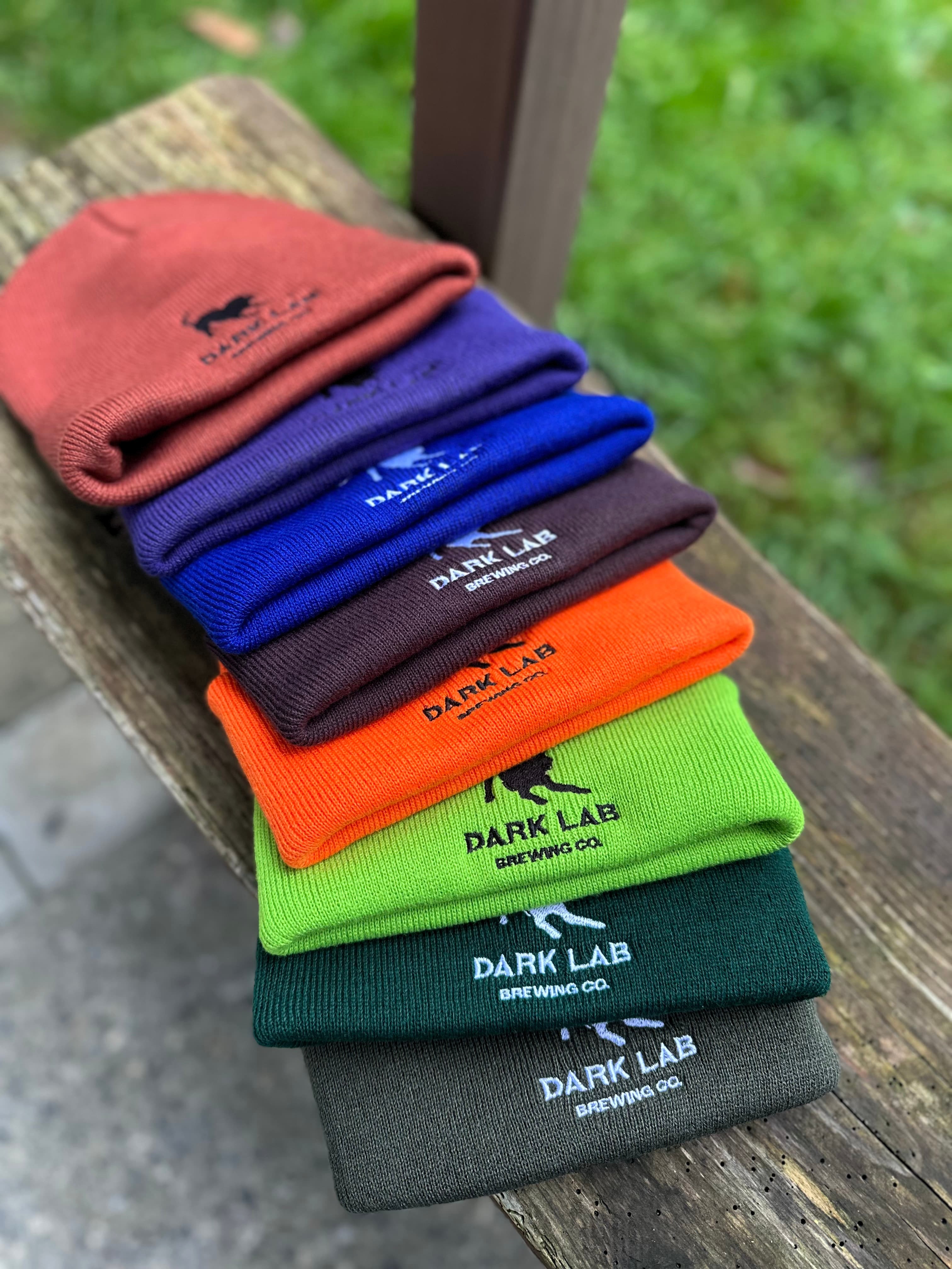 bonnets multicolores merch dark lab