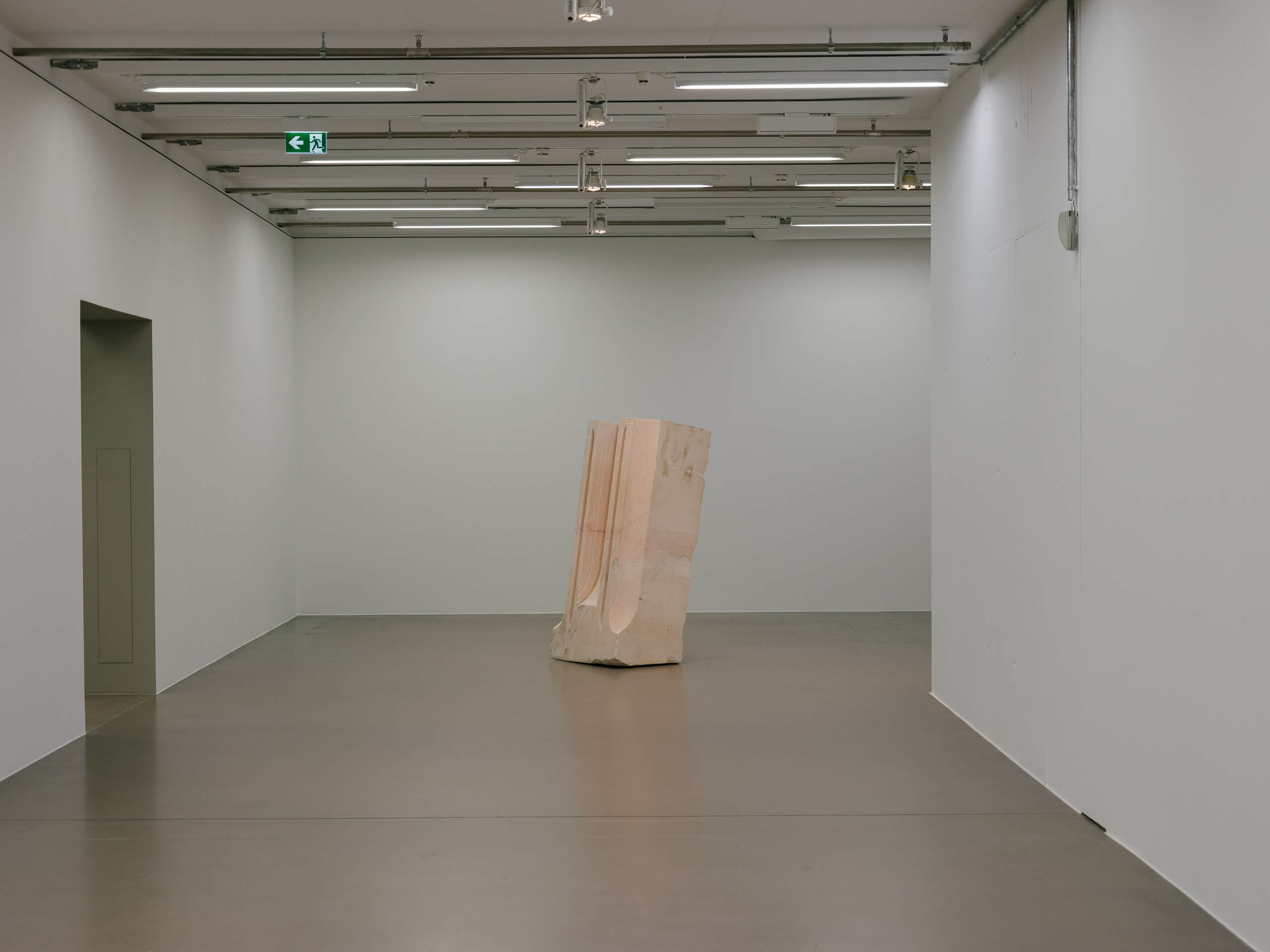 Victor Nikishov - Trisha Donnelly at MMK Tower