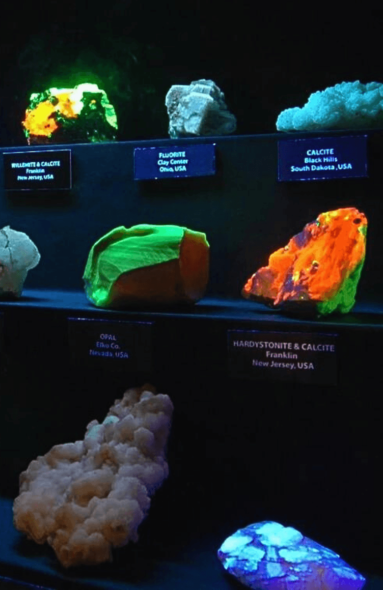 Rocks in multiple colors - exhibits in the Natural History Museum, Las Vegas